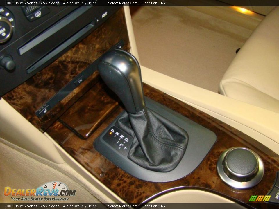 2007 BMW 5 Series 525xi Sedan Alpine White / Beige Photo #13