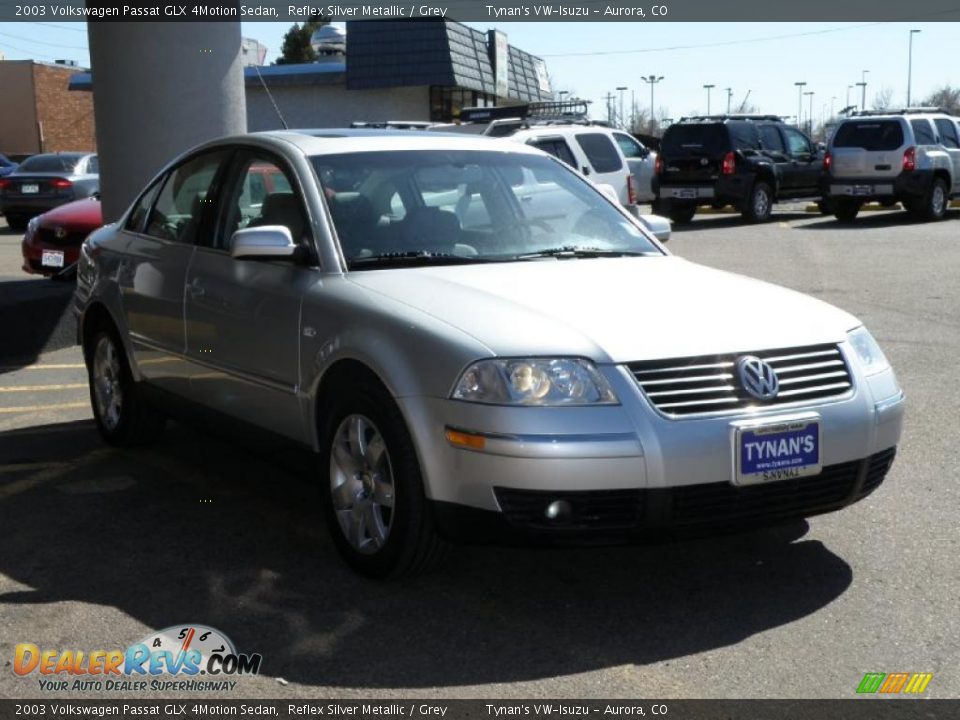 2003 Volkswagen Passat GLX 4Motion Sedan Reflex Silver Metallic / Grey Photo #3