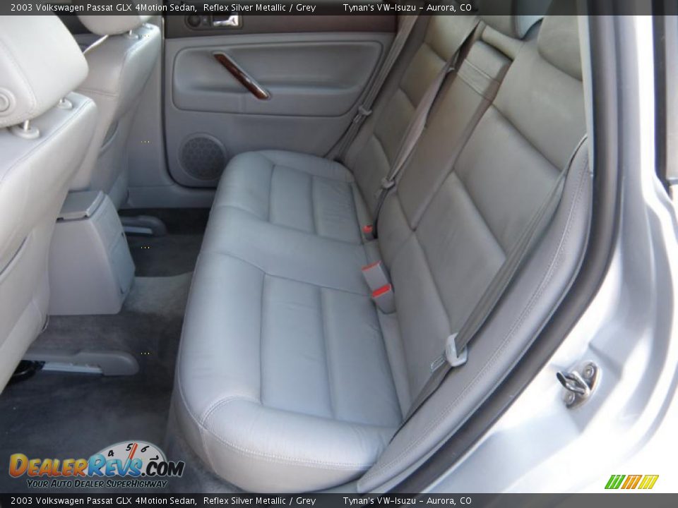 2003 Volkswagen Passat GLX 4Motion Sedan Reflex Silver Metallic / Grey Photo #8