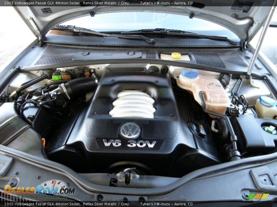 2003 Volkswagen Passat GLX 4Motion Sedan Reflex Silver Metallic / Grey Photo #16