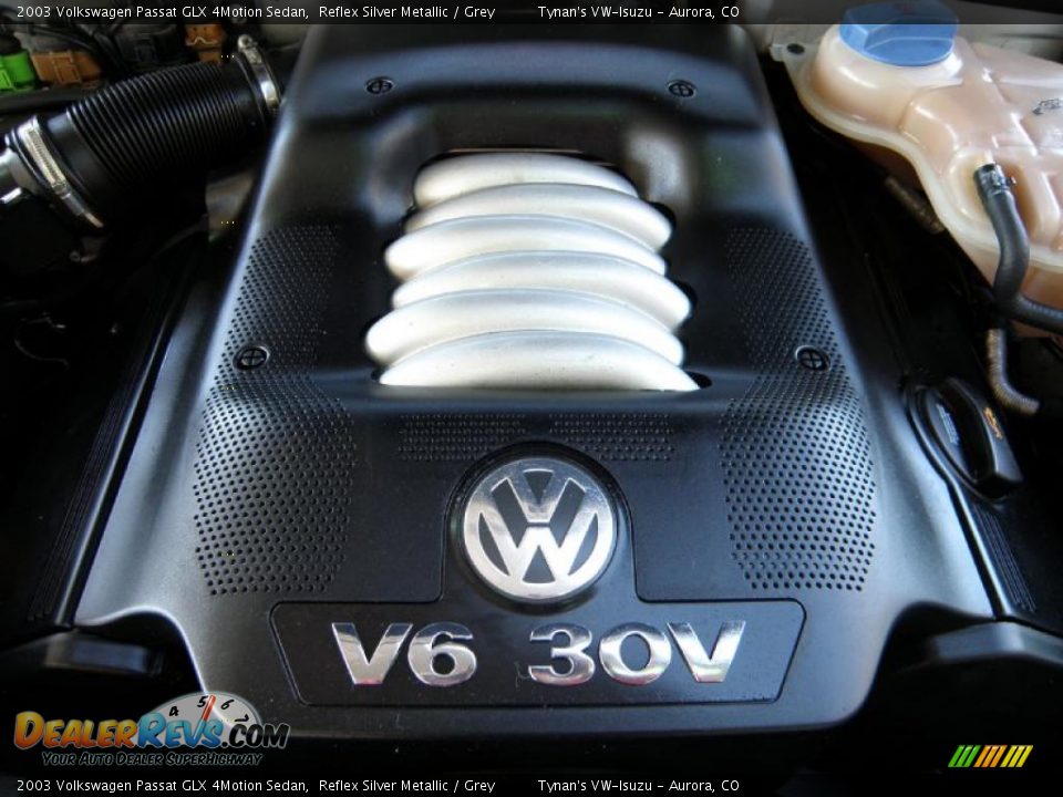 2003 Volkswagen Passat GLX 4Motion Sedan Reflex Silver Metallic / Grey Photo #17