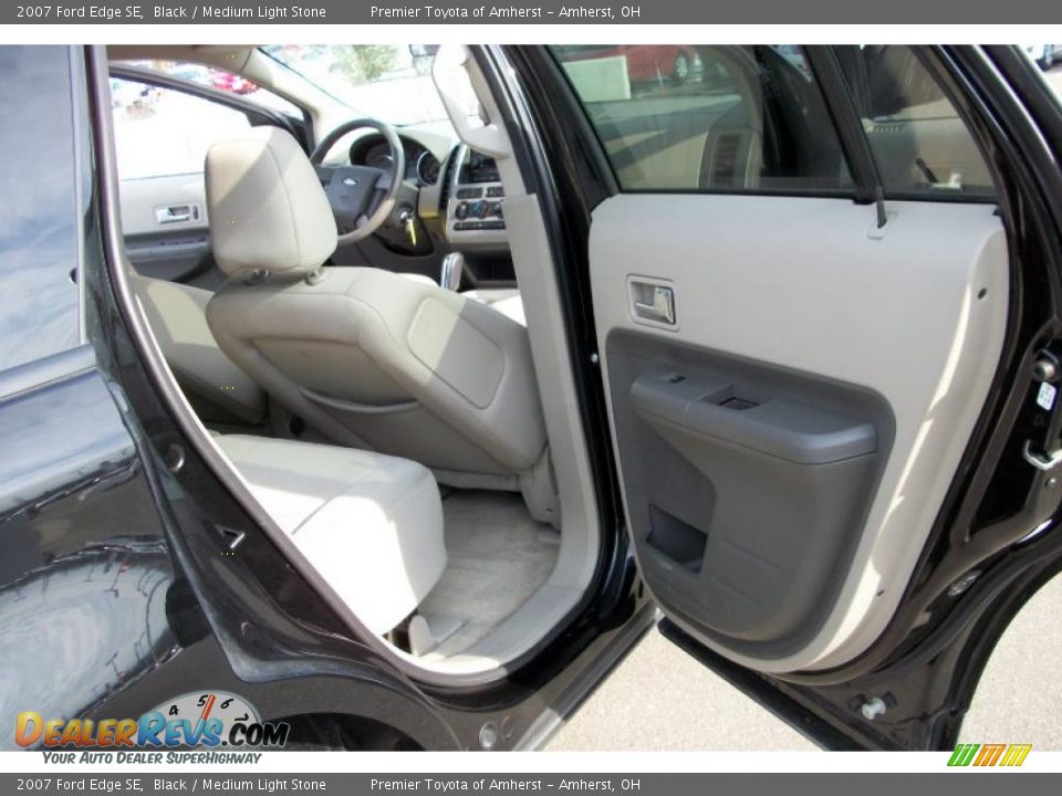 2007 Ford Edge SE Black / Medium Light Stone Photo #12