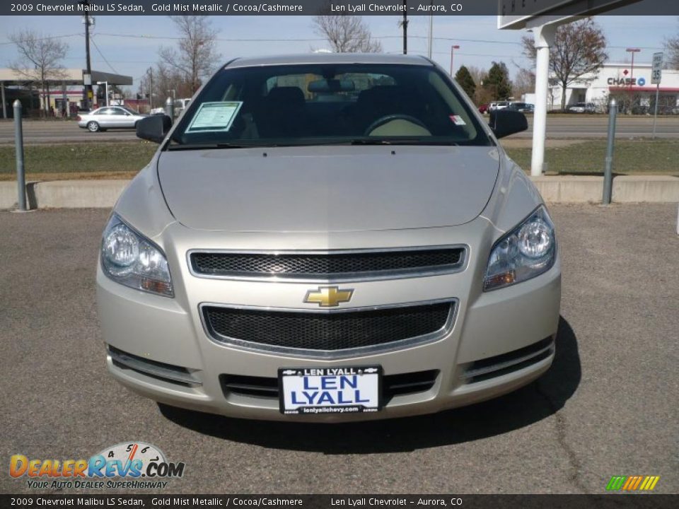 2009 Chevrolet Malibu LS Sedan Gold Mist Metallic / Cocoa/Cashmere Photo #2