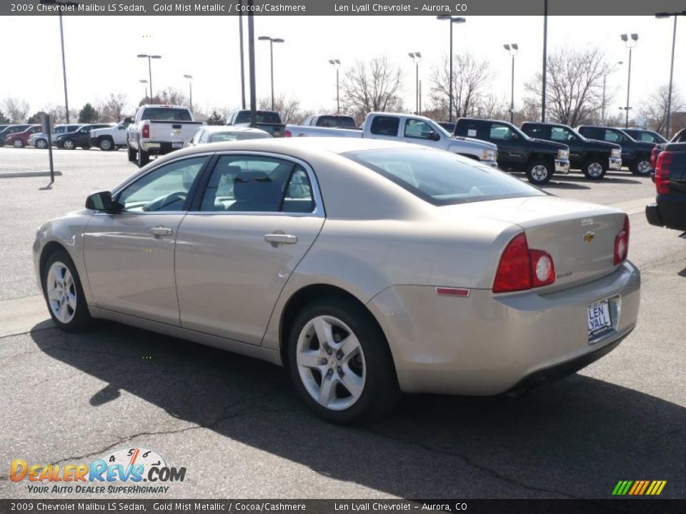 2009 Chevrolet Malibu LS Sedan Gold Mist Metallic / Cocoa/Cashmere Photo #4