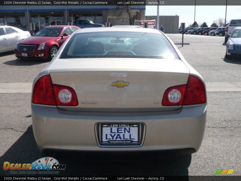 2009 Chevrolet Malibu LS Sedan Gold Mist Metallic / Cocoa/Cashmere Photo #5