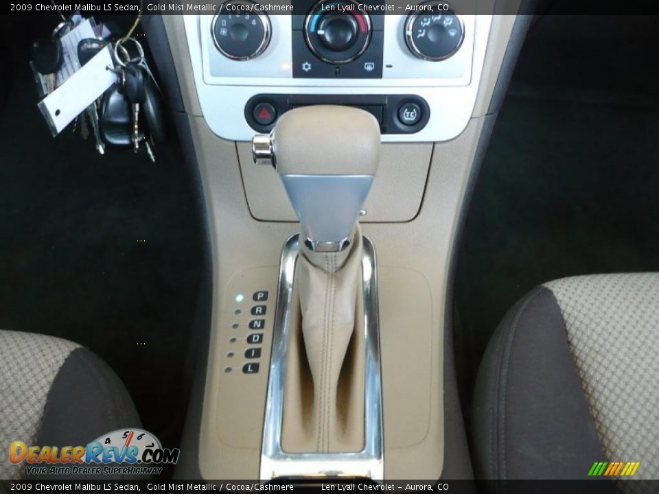 2009 Chevrolet Malibu LS Sedan Gold Mist Metallic / Cocoa/Cashmere Photo #17