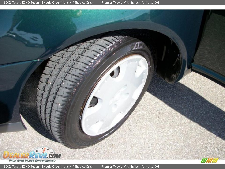2002 Toyota ECHO Sedan Electric Green Metallic / Shadow Gray Photo #16