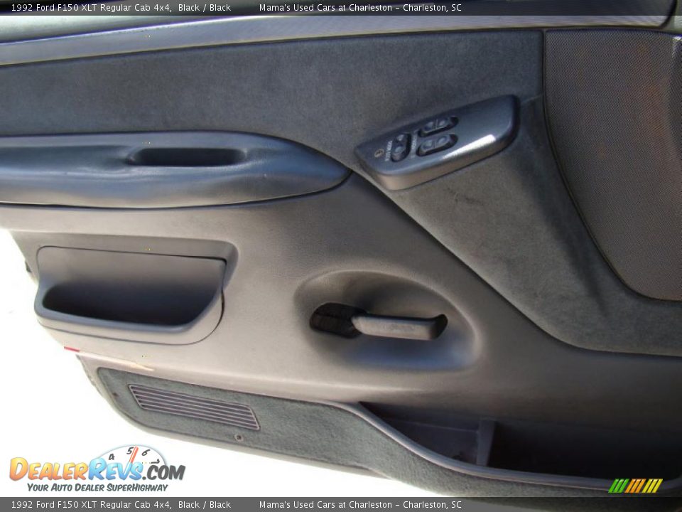 1992 Ford F150 XLT Regular Cab 4x4 Black / Black Photo #16