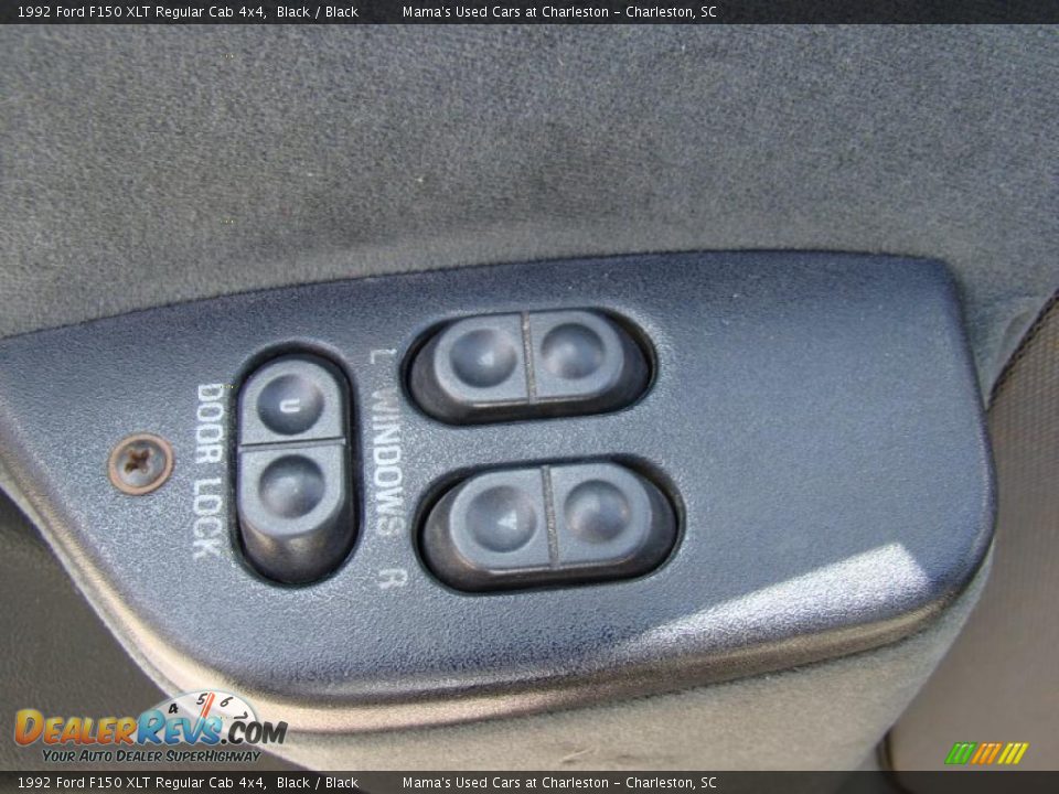1992 Ford F150 XLT Regular Cab 4x4 Black / Black Photo #17