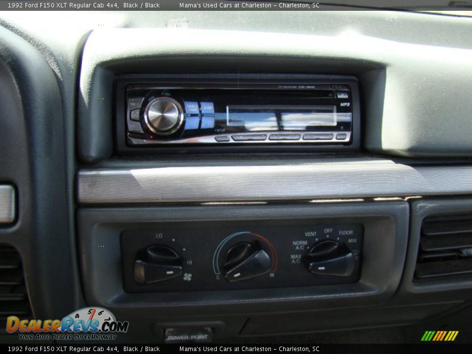 1992 Ford F150 XLT Regular Cab 4x4 Black / Black Photo #18