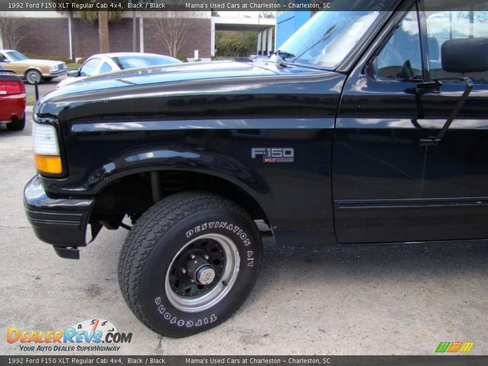 1992 Ford F150 XLT Regular Cab 4x4 Black / Black Photo #31