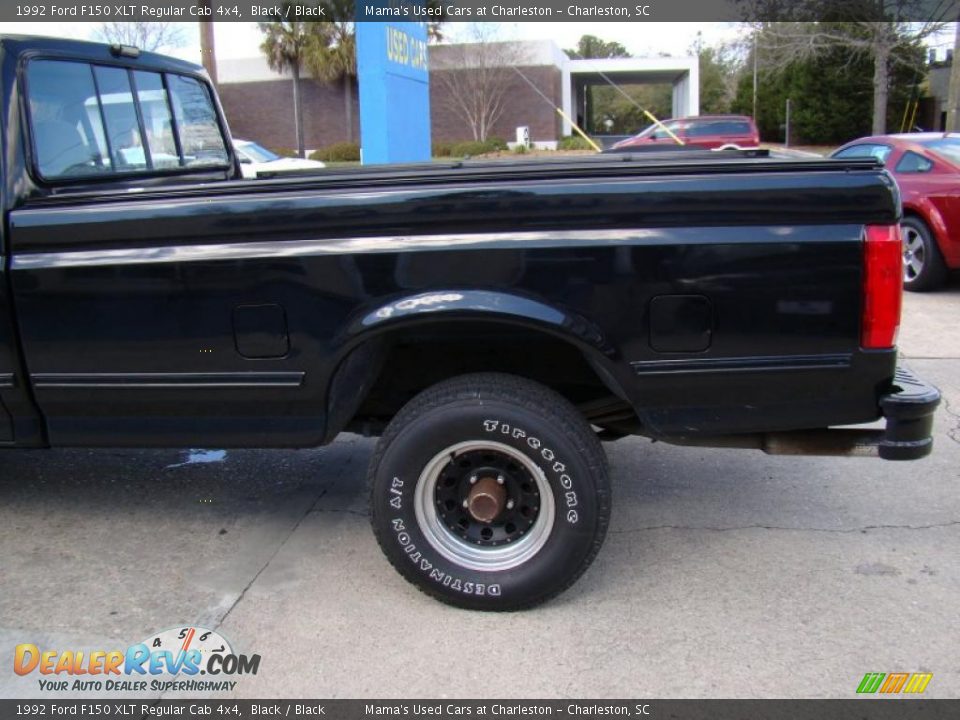 1992 Ford F150 XLT Regular Cab 4x4 Black / Black Photo #32
