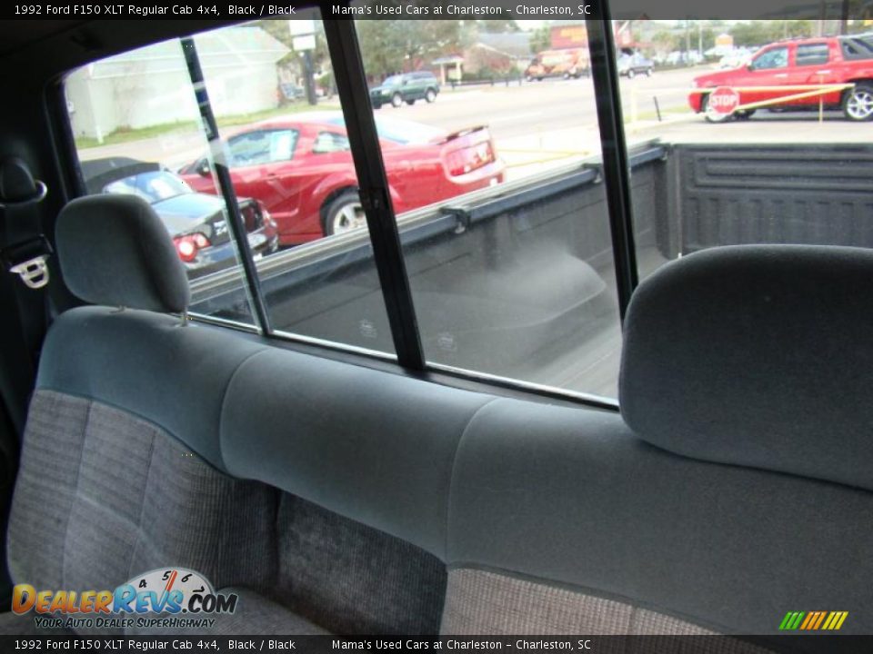 1992 Ford F150 XLT Regular Cab 4x4 Black / Black Photo #35