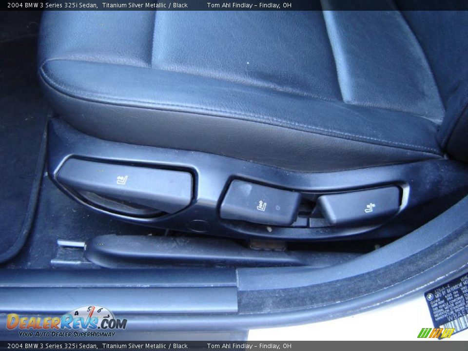 2004 BMW 3 Series 325i Sedan Titanium Silver Metallic / Black Photo #10