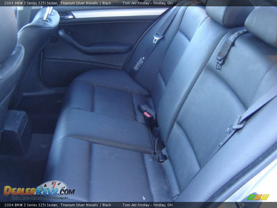 2004 BMW 3 Series 325i Sedan Titanium Silver Metallic / Black Photo #11