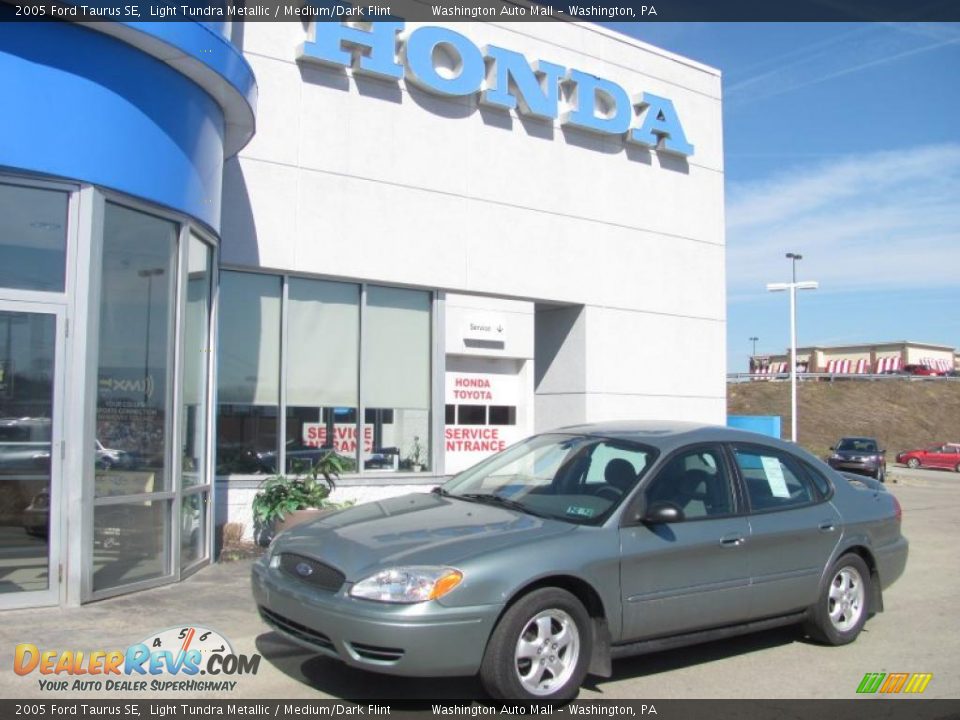 2005 Ford Taurus SE Light Tundra Metallic / Medium/Dark Flint Photo #1