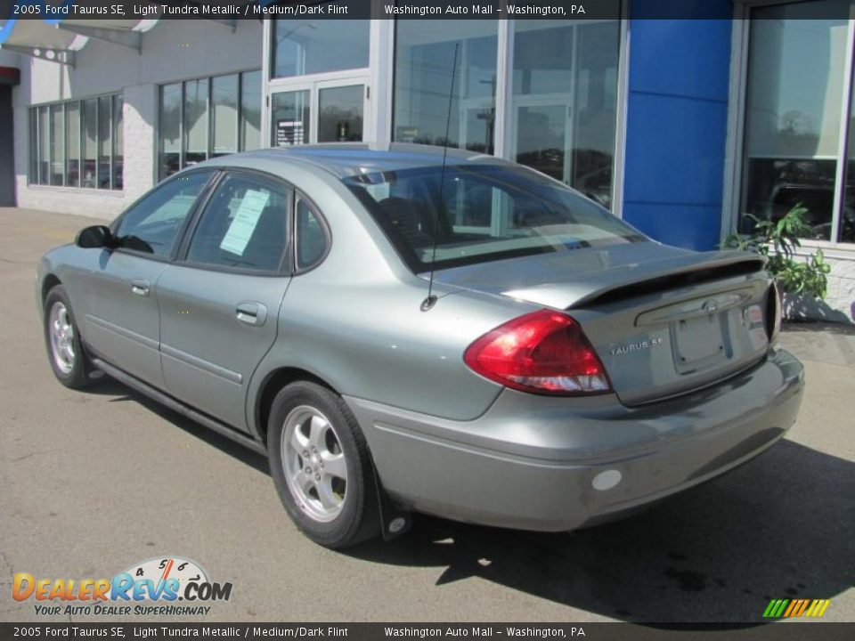 2005 Ford Taurus SE Light Tundra Metallic / Medium/Dark Flint Photo #4