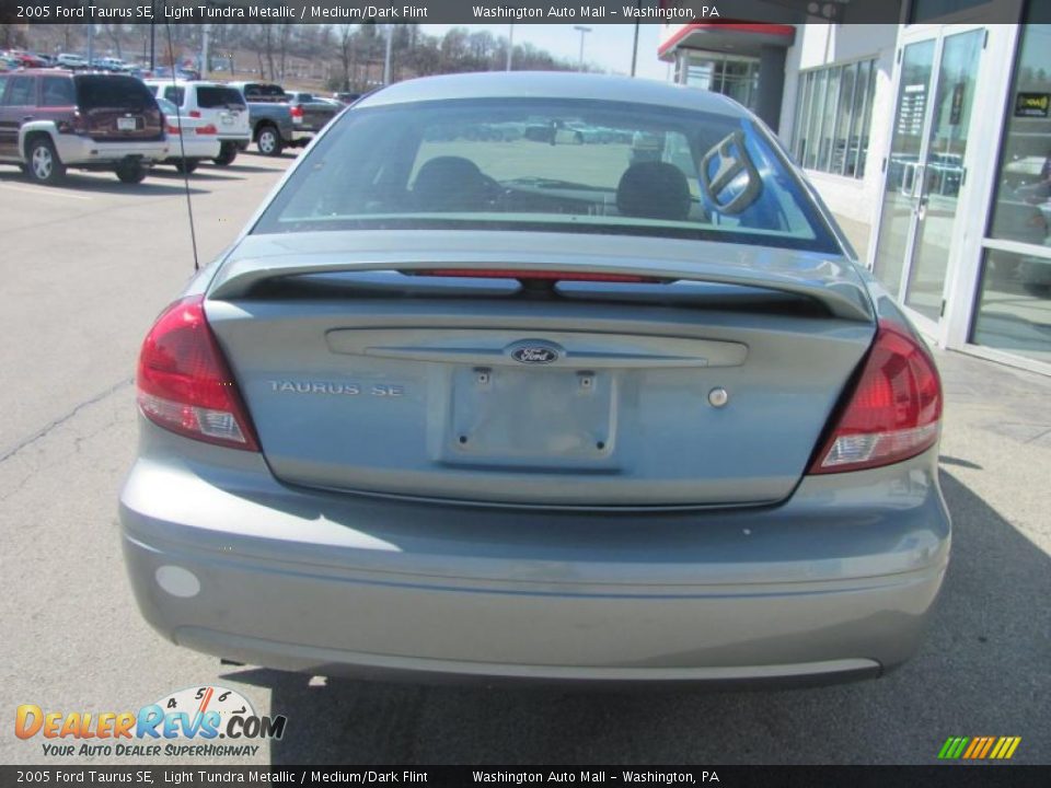 2005 Ford Taurus SE Light Tundra Metallic / Medium/Dark Flint Photo #5