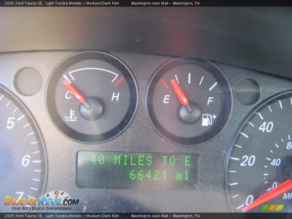 2005 Ford Taurus SE Light Tundra Metallic / Medium/Dark Flint Photo #20