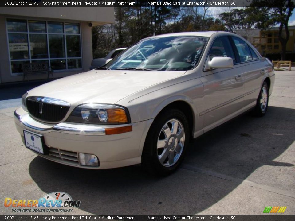 2002 Lincoln LS V6 Ivory Parchment Pearl Tri-Coat / Medium Parchment Photo #2