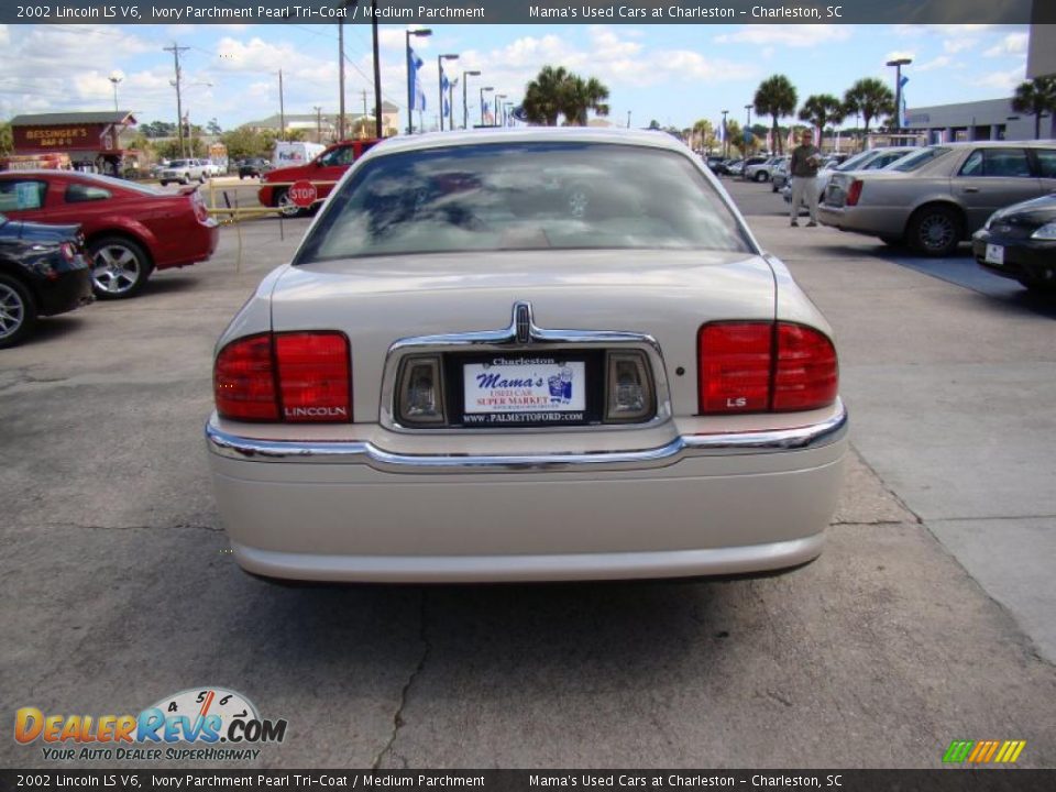 2002 Lincoln LS V6 Ivory Parchment Pearl Tri-Coat / Medium Parchment Photo #7