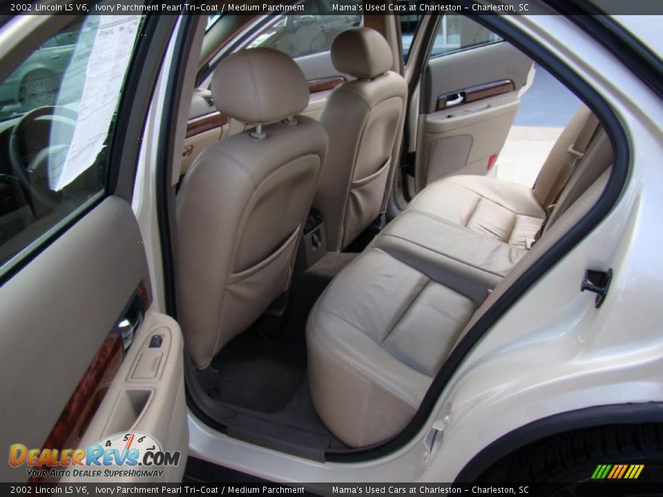 2002 Lincoln LS V6 Ivory Parchment Pearl Tri-Coat / Medium Parchment Photo #13