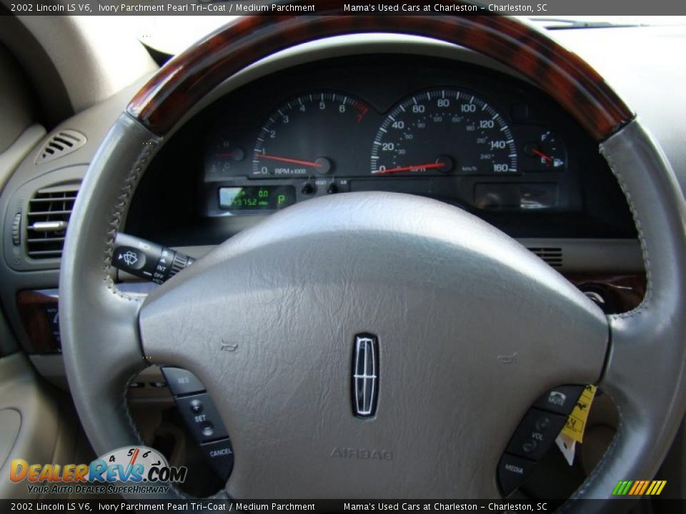 2002 Lincoln LS V6 Ivory Parchment Pearl Tri-Coat / Medium Parchment Photo #24