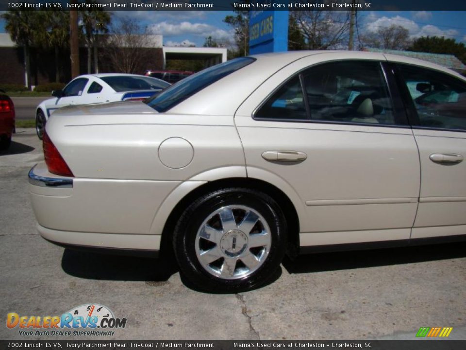 2002 Lincoln LS V6 Ivory Parchment Pearl Tri-Coat / Medium Parchment Photo #34