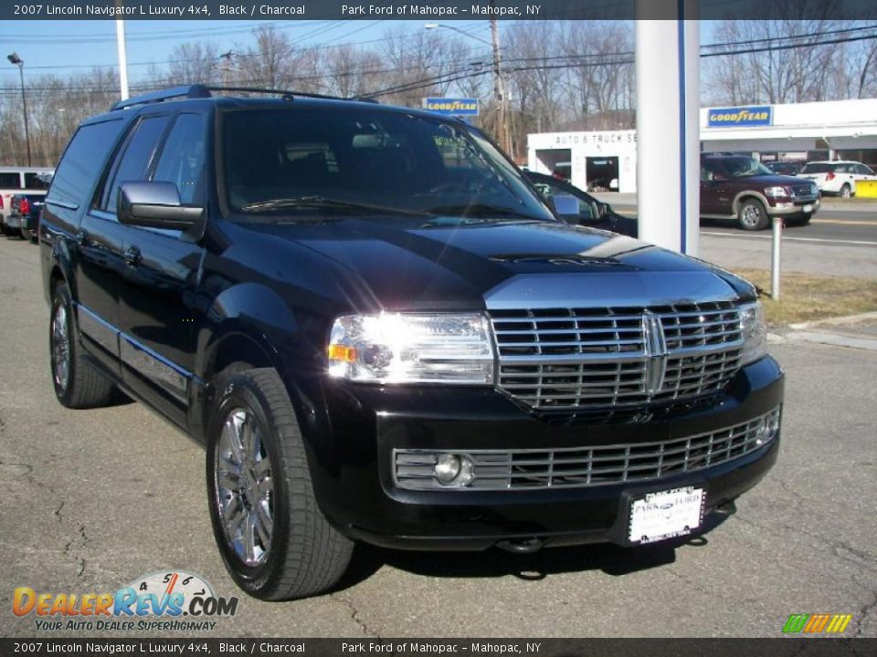2007 Lincoln Navigator L Luxury 4x4 Black / Charcoal Photo #2