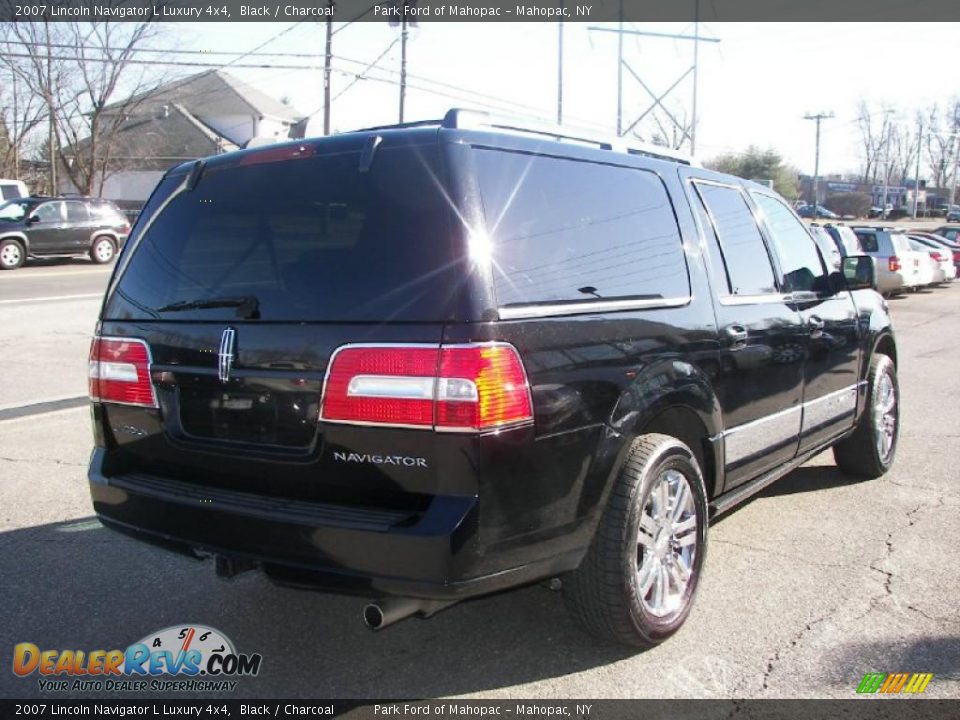 2007 Lincoln Navigator L Luxury 4x4 Black / Charcoal Photo #3
