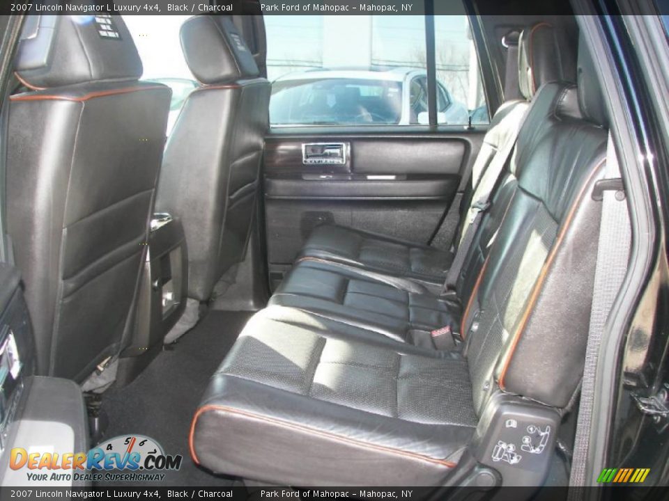 2007 Lincoln Navigator L Luxury 4x4 Black / Charcoal Photo #6