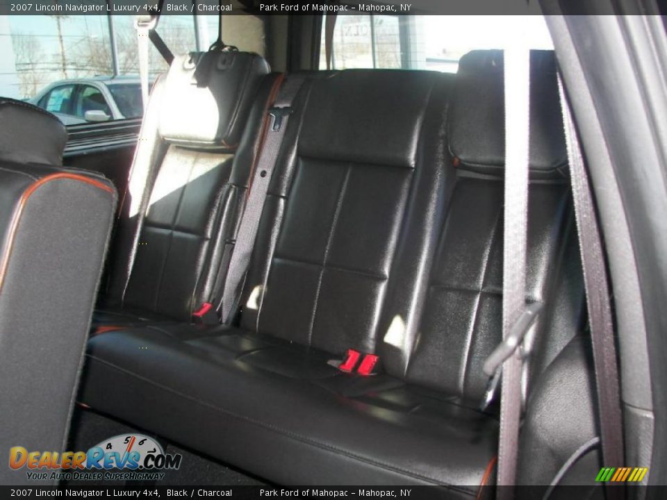 2007 Lincoln Navigator L Luxury 4x4 Black / Charcoal Photo #7