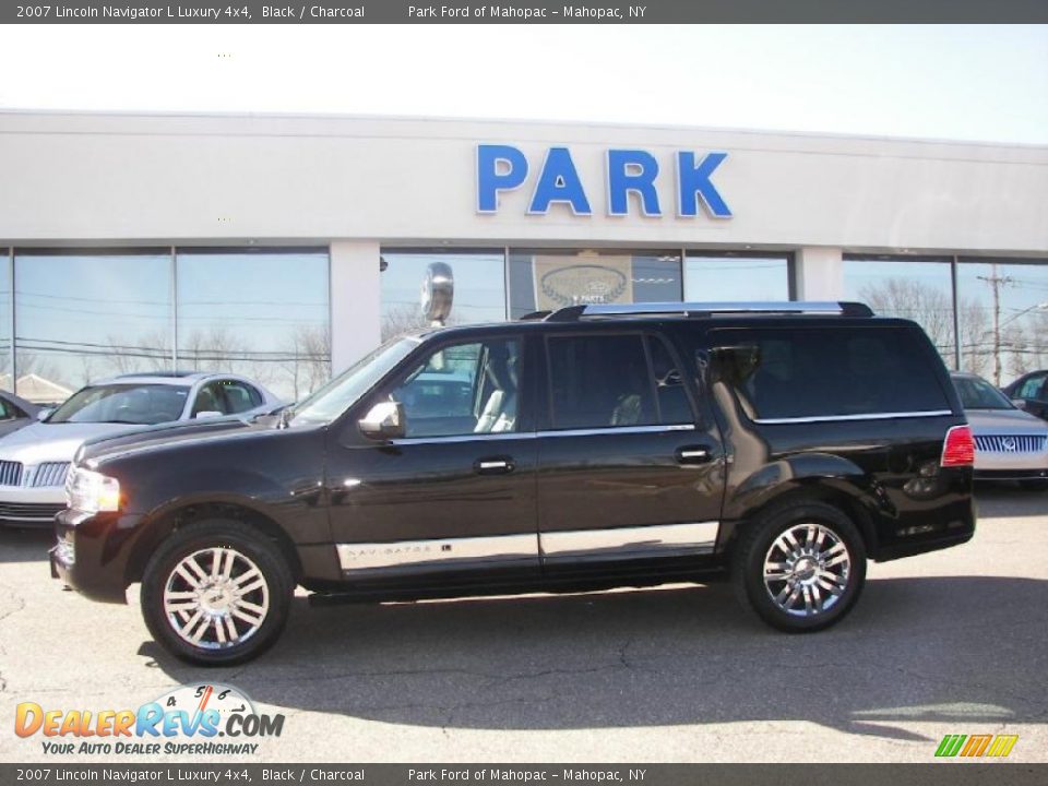 2007 Lincoln Navigator L Luxury 4x4 Black / Charcoal Photo #22