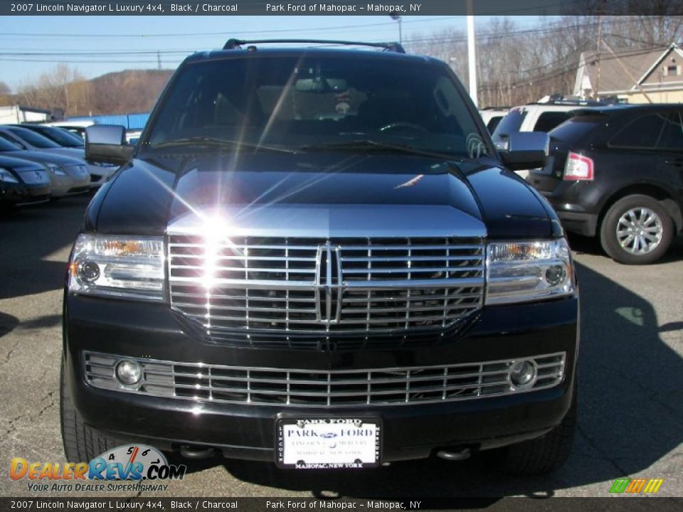 2007 Lincoln Navigator L Luxury 4x4 Black / Charcoal Photo #23