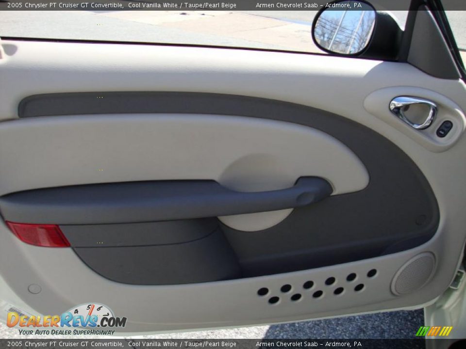 2005 Chrysler PT Cruiser GT Convertible Cool Vanilla White / Taupe/Pearl Beige Photo #13