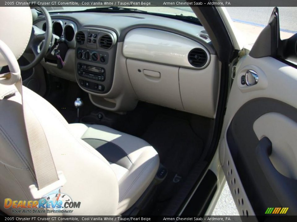 2005 Chrysler PT Cruiser GT Convertible Cool Vanilla White / Taupe/Pearl Beige Photo #16