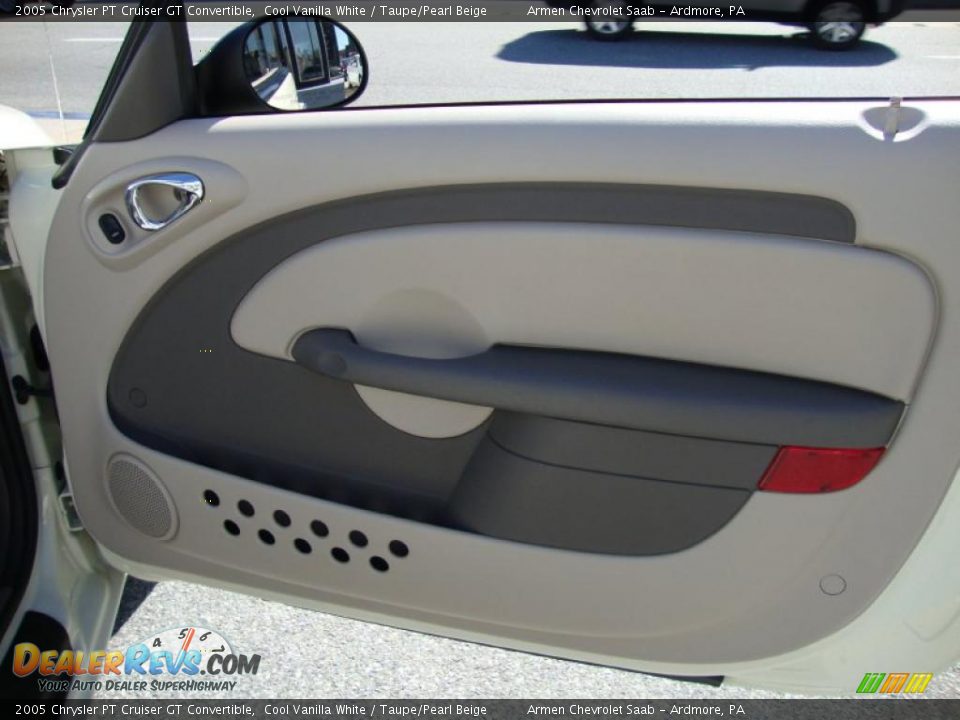 2005 Chrysler PT Cruiser GT Convertible Cool Vanilla White / Taupe/Pearl Beige Photo #19