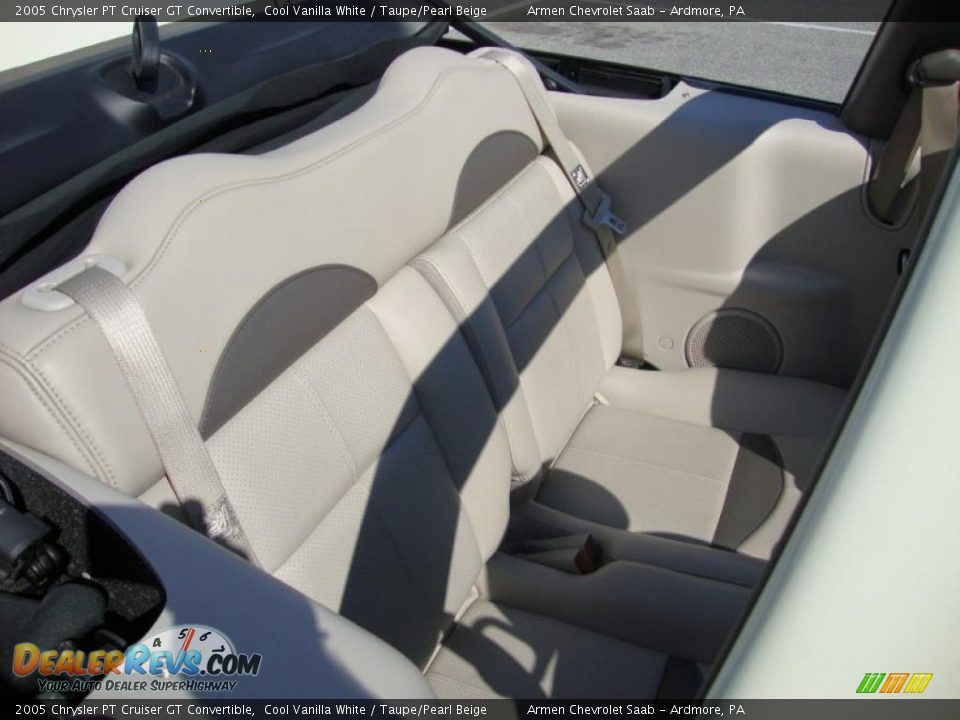 2005 Chrysler PT Cruiser GT Convertible Cool Vanilla White / Taupe/Pearl Beige Photo #20