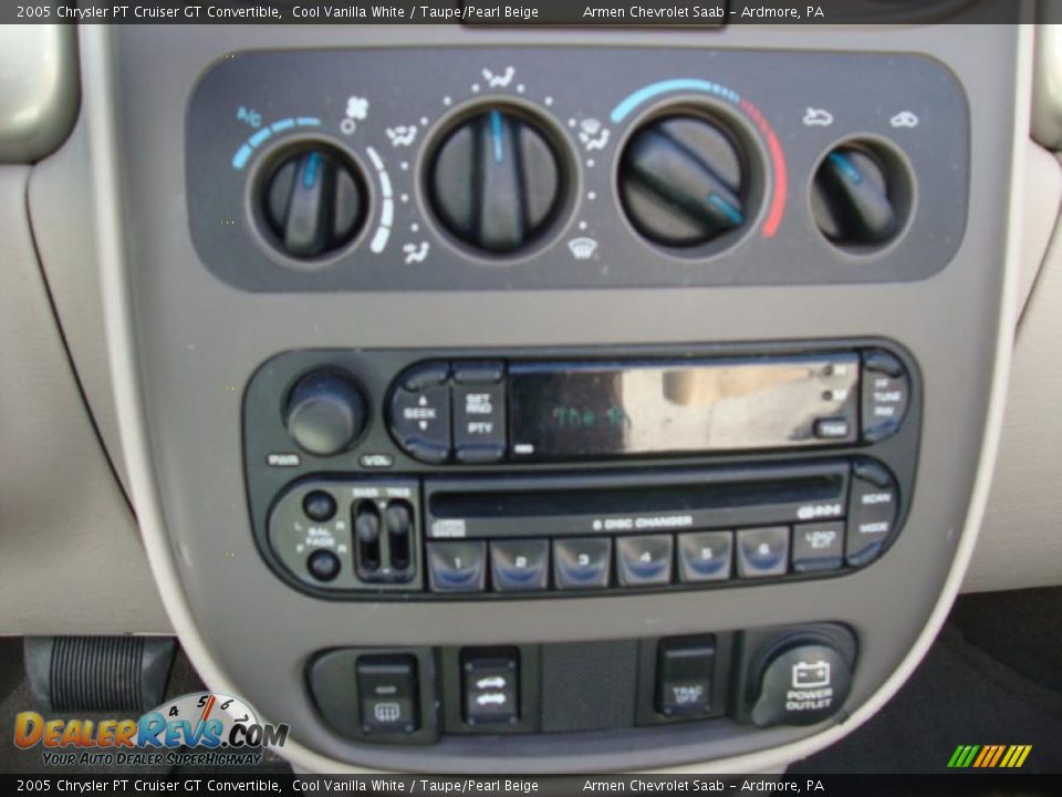 2005 Chrysler PT Cruiser GT Convertible Cool Vanilla White / Taupe/Pearl Beige Photo #28