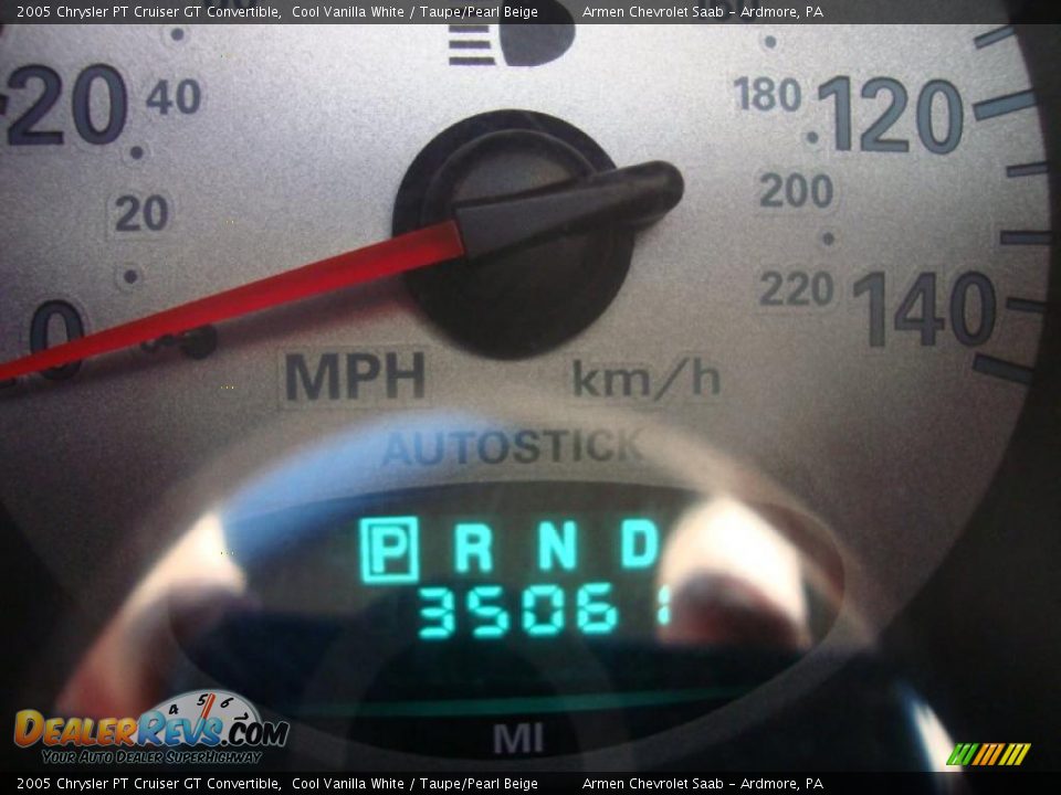 2005 Chrysler PT Cruiser GT Convertible Cool Vanilla White / Taupe/Pearl Beige Photo #31