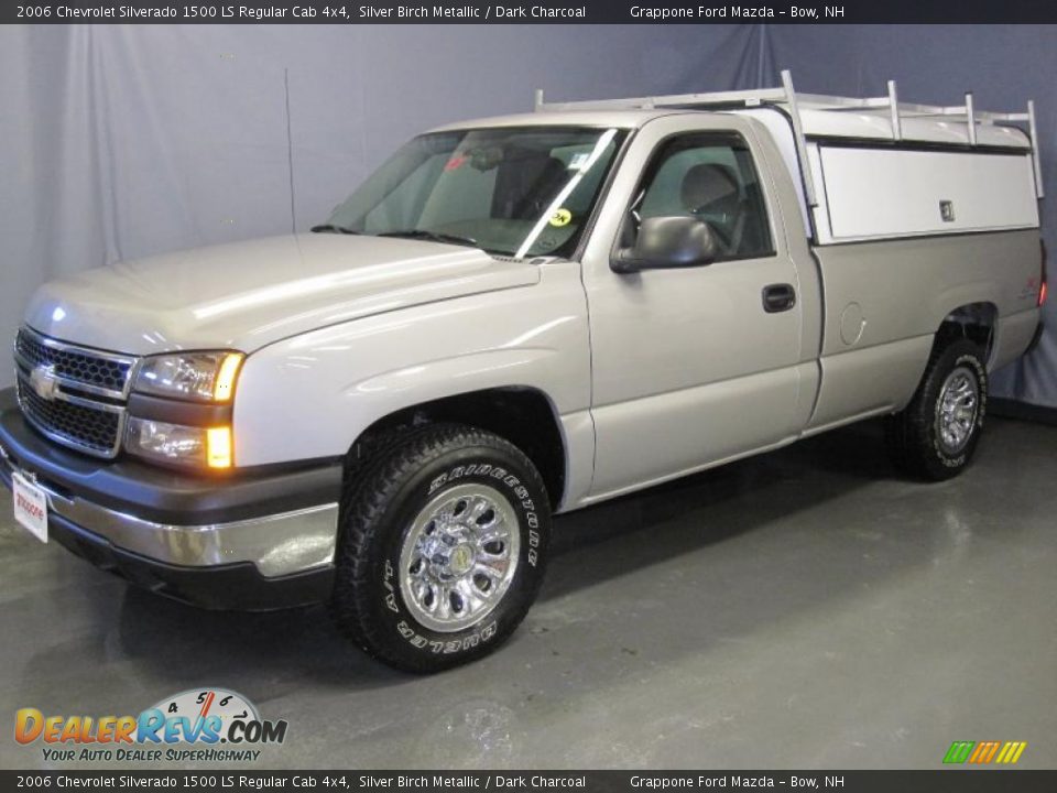 2006 Chevrolet Silverado 1500 LS Regular Cab 4x4 Silver Birch Metallic / Dark Charcoal Photo #1