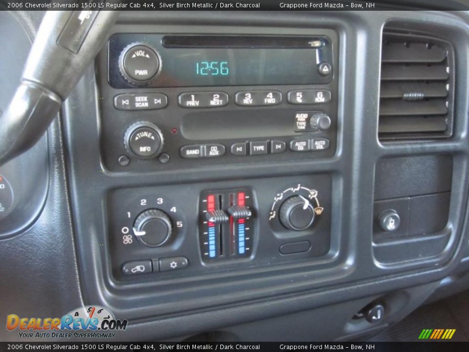 2006 Chevrolet Silverado 1500 LS Regular Cab 4x4 Silver Birch Metallic / Dark Charcoal Photo #7