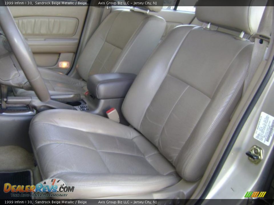 1999 Infiniti I 30 Sandrock Beige Metallic / Beige Photo #7