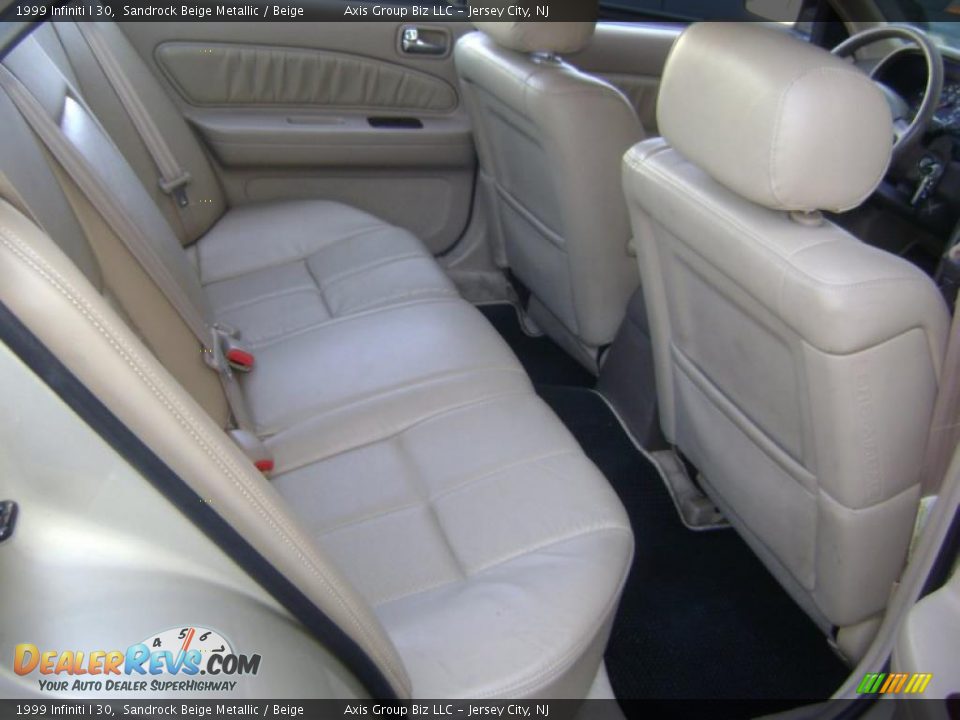 1999 Infiniti I 30 Sandrock Beige Metallic / Beige Photo #10