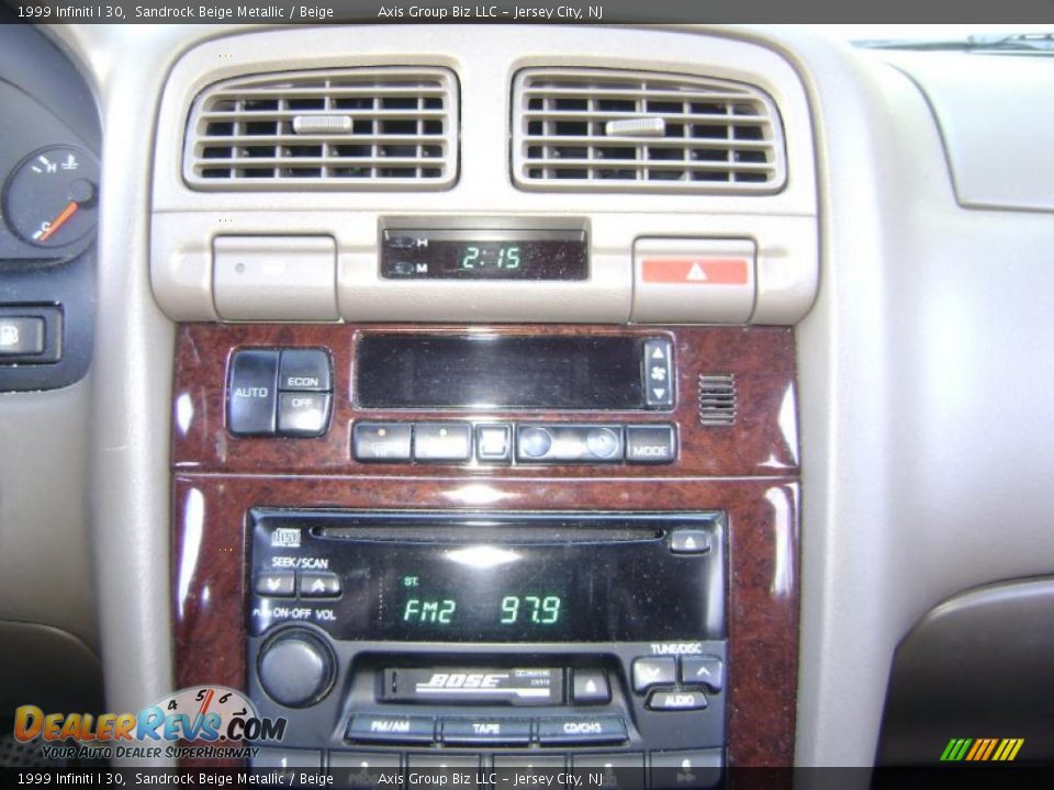 1999 Infiniti I 30 Sandrock Beige Metallic / Beige Photo #15