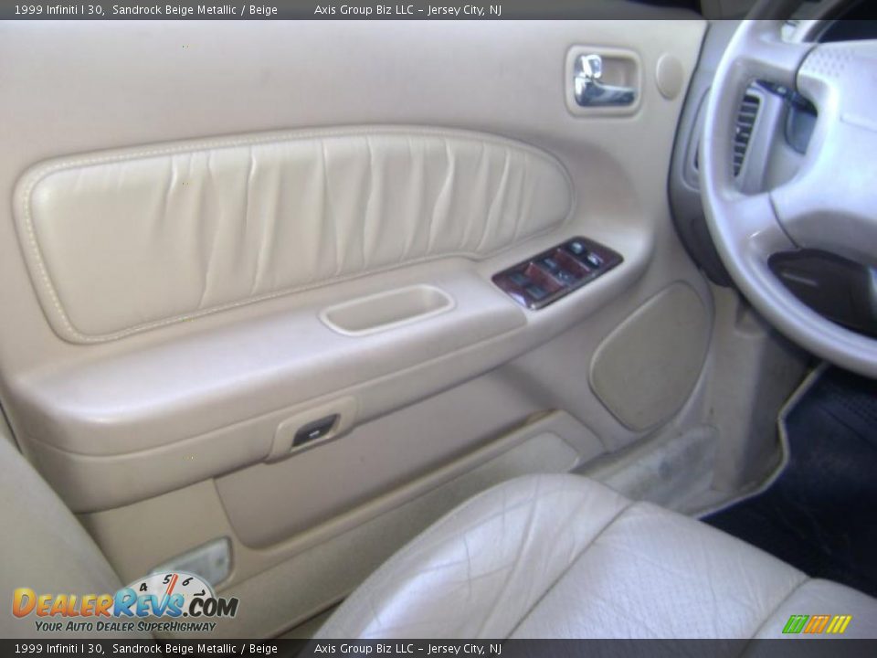 1999 Infiniti I 30 Sandrock Beige Metallic / Beige Photo #18