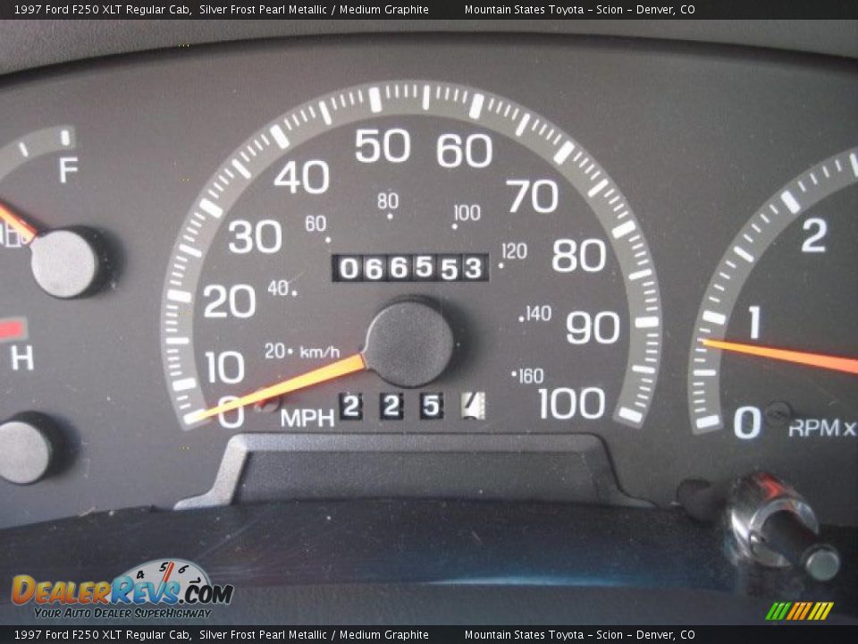 1997 Ford F250 XLT Regular Cab Silver Frost Pearl Metallic / Medium Graphite Photo #15
