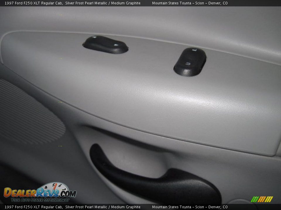 1997 Ford F250 XLT Regular Cab Silver Frost Pearl Metallic / Medium Graphite Photo #23