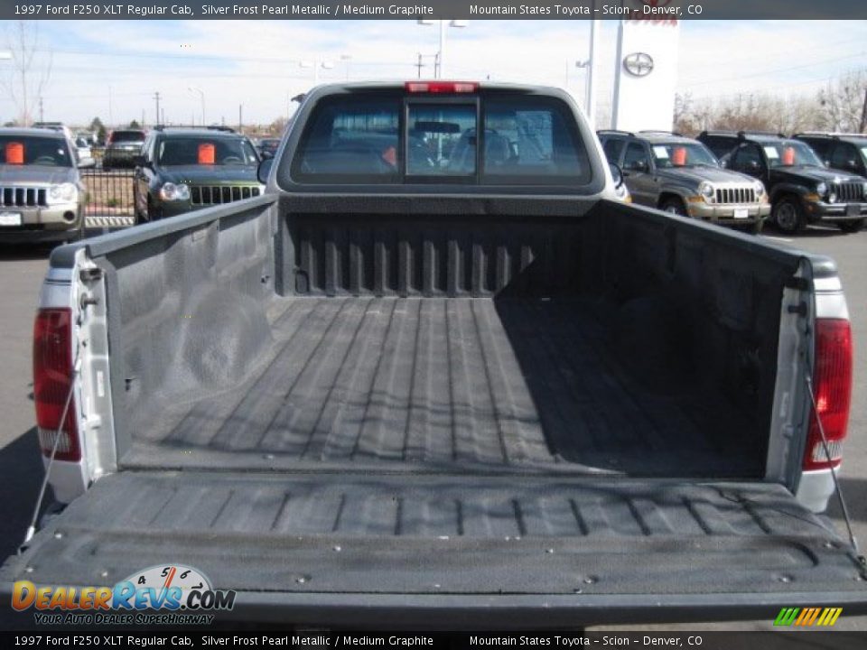 1997 Ford F250 XLT Regular Cab Silver Frost Pearl Metallic / Medium Graphite Photo #29