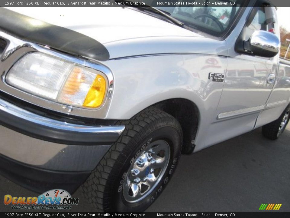 1997 Ford F250 XLT Regular Cab Silver Frost Pearl Metallic / Medium Graphite Photo #35